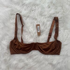 Skims Stretch Satin Unlined Underwire Scoop Bra Bronze Size 32B